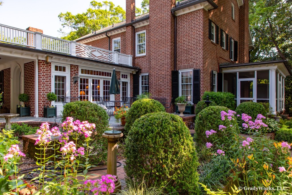 Historic home, residential real estate photography by Bill Grady
