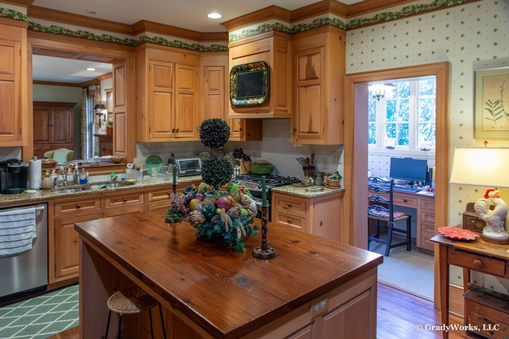 Historic home, residential real estate photography by Bill Grady