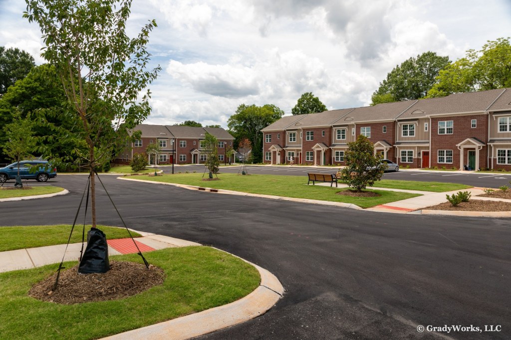 Peachtree Townhomes real estate photography by Bill Grady, GradyWorks LLC