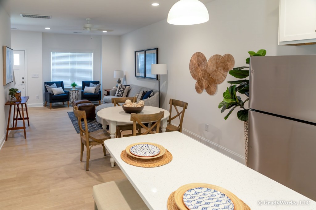 Peachtree Townhomes real estate photography by Bill Grady, GradyWorks LLC